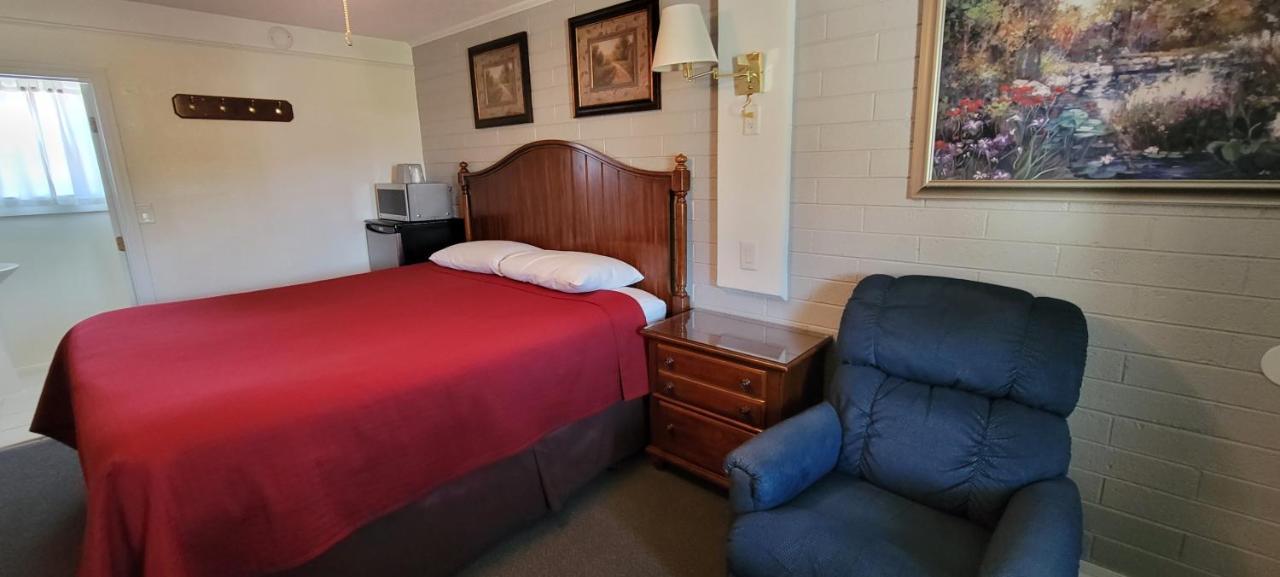 Husker Inn North Platte Esterno foto